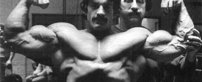 Nella foto Mike Metzer e Joe Weider
