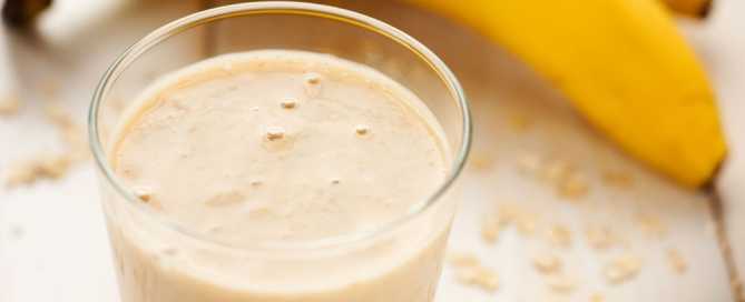 Le proteine in polvere : shake alla banana con proteine in polvere