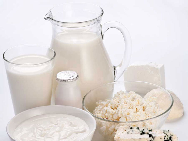 La caseina è una famiglia di fosfoproteine che si trovano principalmente nel latte fresco e ne costituiscono la prima fonte di proteine per abbondanza (circa i 3/4 di tutte le proteine del latte appartengono a questa famiglia).