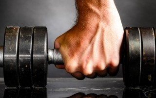 Il metodo pre-esaurimento (pre-exhaustion method) è un metodo di allenamento usato nell'esercizio con i pesi.