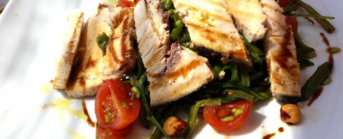 Pesce spada con fagiolini e nocciole