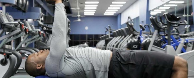 L'Esercizio Pullover e gli effetti sui muscoli Pettorali e Dorsali